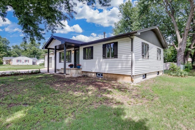 1800 Ritchie, Winfield, KS 67156