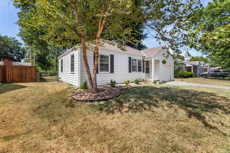 627 S Barlow, Wichita, KS 67207