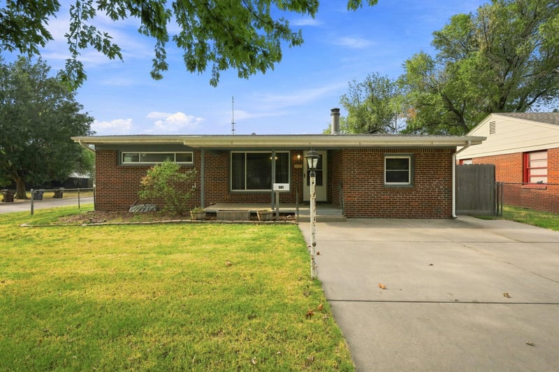 1421 E 31st St South, Wichita, KS 67216