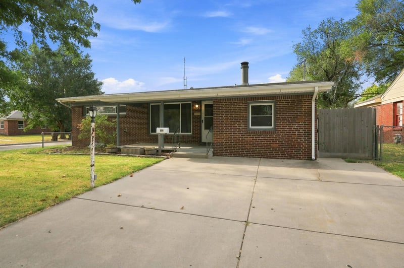 1421 E 31st St South, Wichita, KS 67216