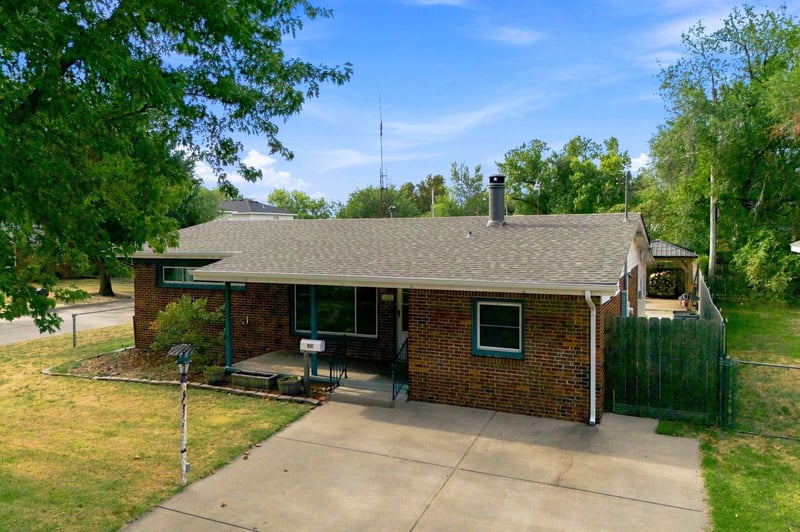 1421 E 31st St South, Wichita, KS 67216