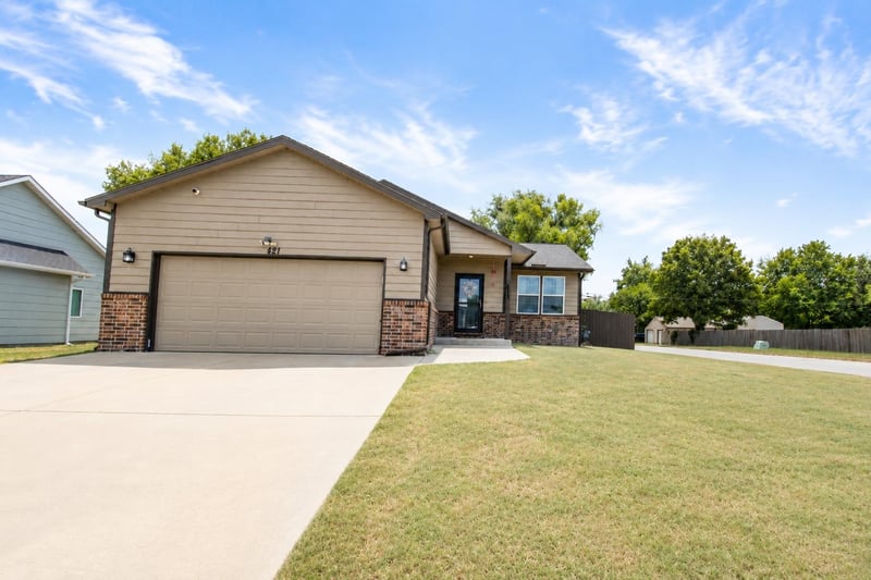 821 W 50th, Wichita, KS 67217