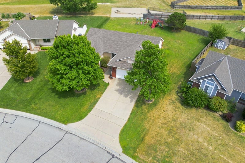 2706 N Meadow Oaks Ct, Wichita, KS 67220