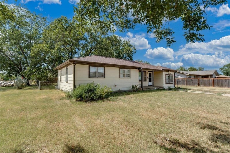 2259 S Walnut St, Wichita, KS 67213