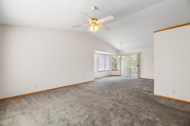 1821 S Shefford Cir, Wichita, KS 67209-1274