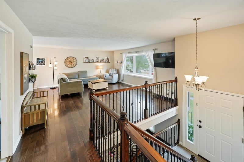 2379 Montclair Dr, Salina, KS 67401