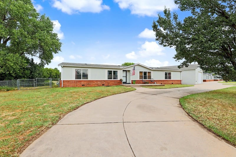 2618 W Angel, Wichita, KS 67217