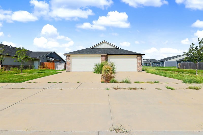 5758 E Bristol St, Wichita, KS 67220