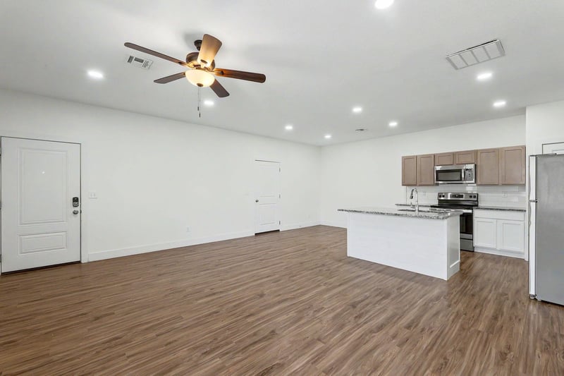 5758 E Bristol St, Wichita, KS 67220