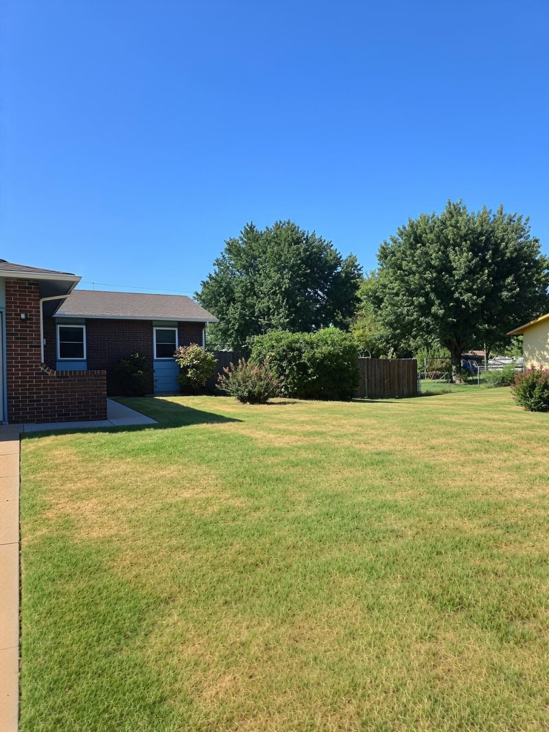 901 W 52nd St S, Wichita, KS 67217