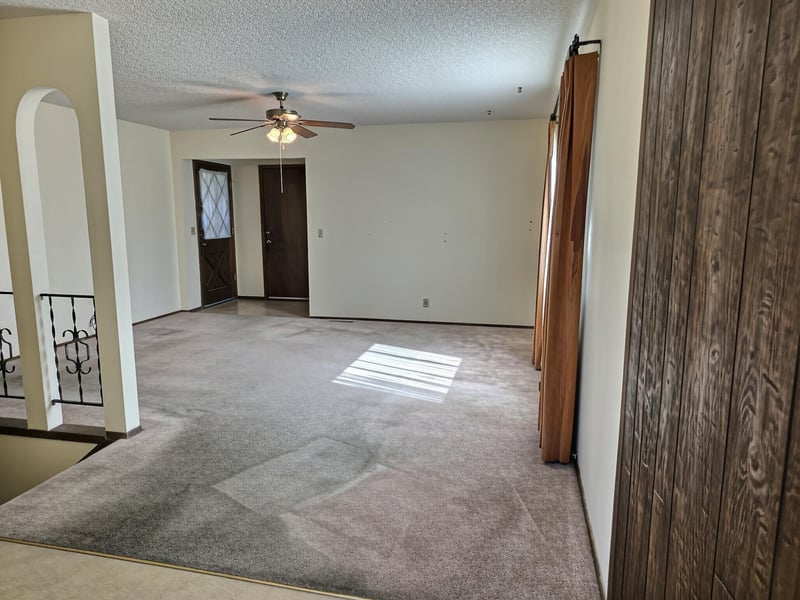 901 W 52nd St S, Wichita, KS 67217