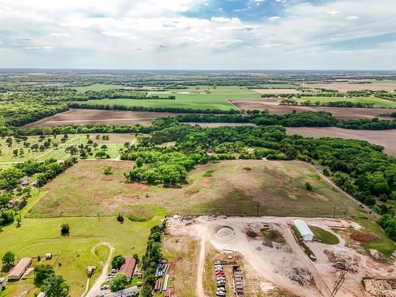 700 N Michigan St, Winfield, KS 67156