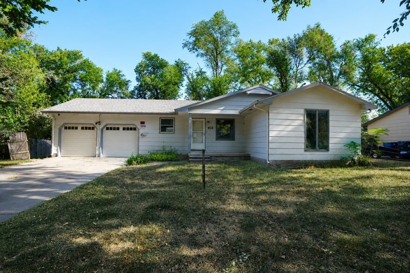 512 SW 11th, Newton, KS 67114