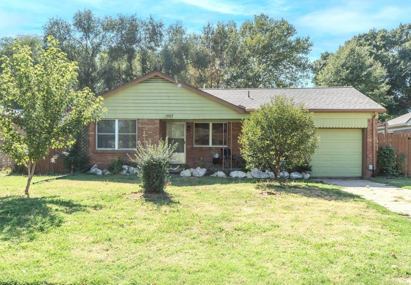 1127 N Derby Ave, Derby, KS 67037
