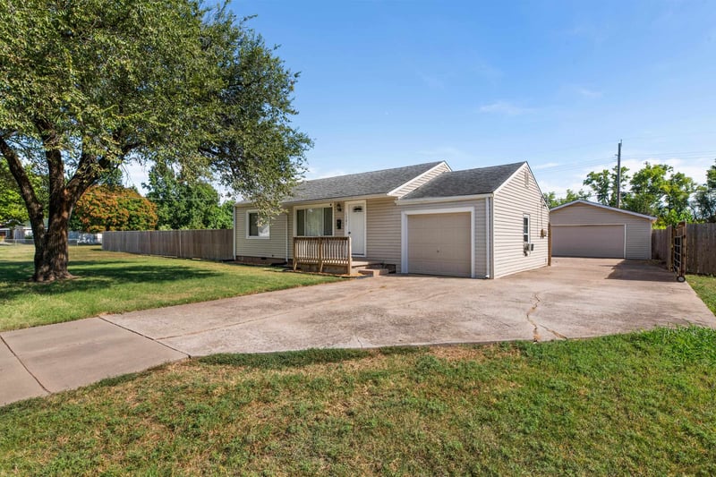1301 W 35th St S, Wichita, KS 67217