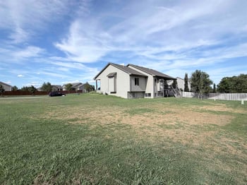 404 E Samantha Ct, Mulvane, KS 67110