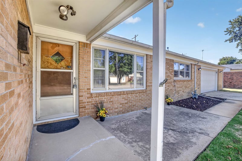 2826 S Greenwood Ave, Wichita, KS 67216