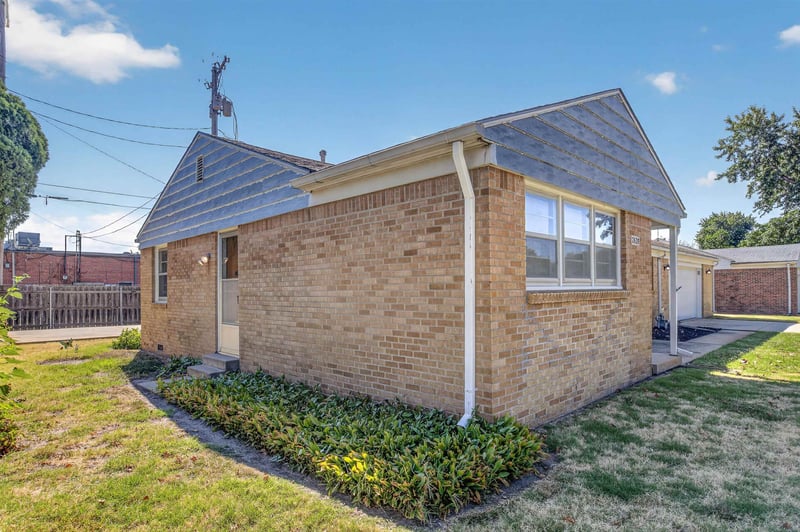 2826 S Greenwood Ave, Wichita, KS 67216