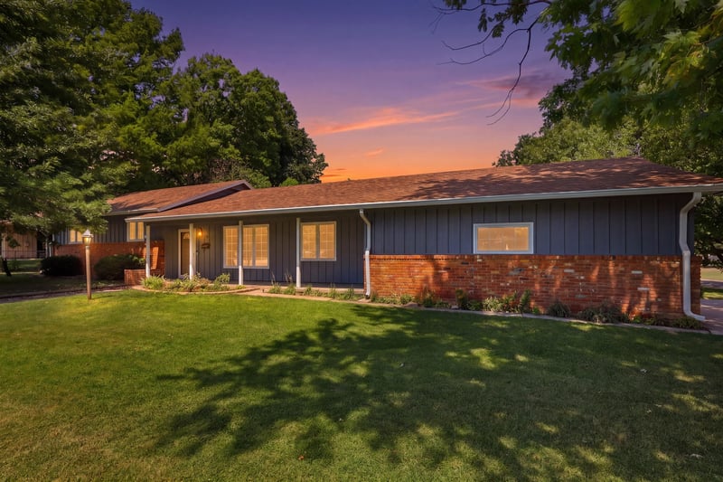 909 Countryside Dr, Mcpherson, KS 67460