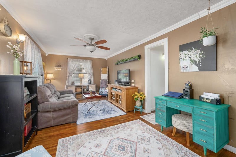 424 N Main St, Belle Plaine, KS 67013