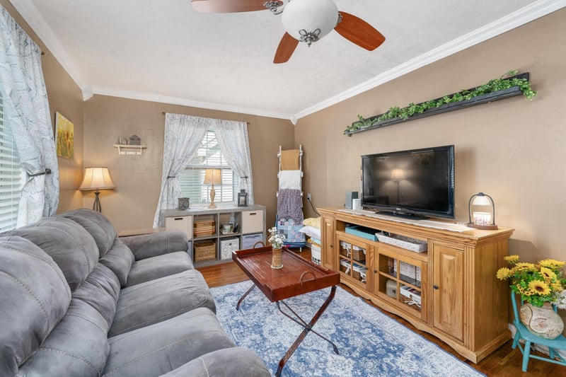 424 N Main St, Belle Plaine, KS 67013