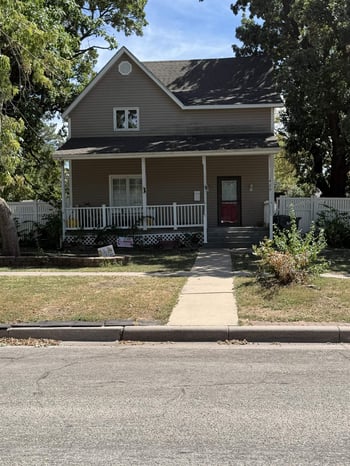 405 E 2nd St, Newton, KS 67114