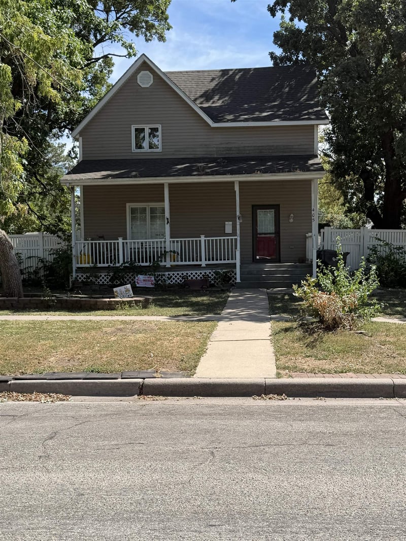 405 E 2nd St, Newton, KS 67114