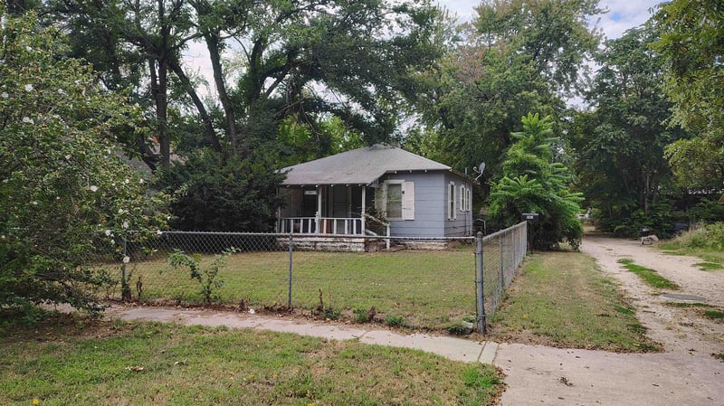 241 N Saint Clair Ave, Wichita, KS 67203