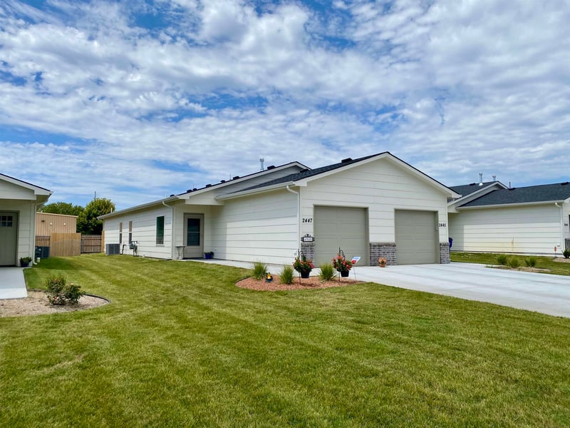 2447 W Macarthur Ct, Wichita, KS 67217
