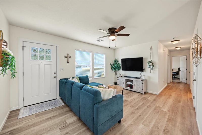 1200 Nautical Dr, Salina, KS 67401