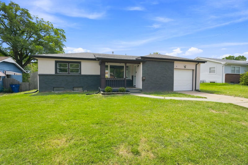 8125 E Indianapolis St, Wichita, KS 67207