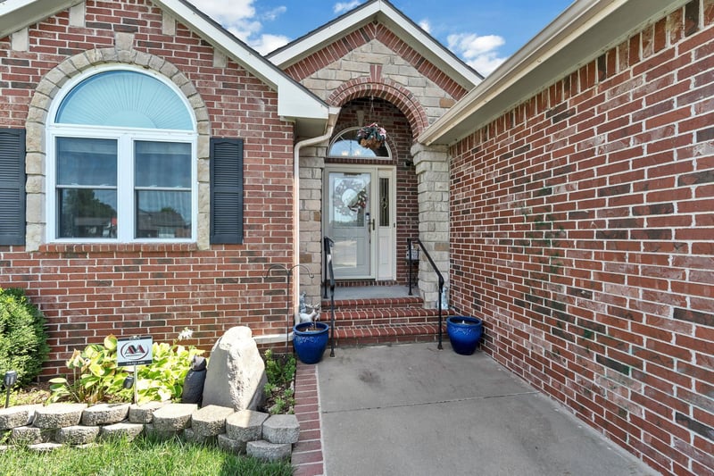 1846 S Tara Falls St, Wichita, KS 67207