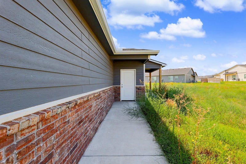 5776 E Bristol Cir, Wichita, KS 67220