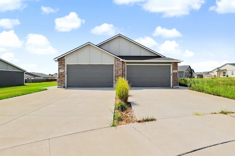 5776 E Bristol Cir, Wichita, KS 67220