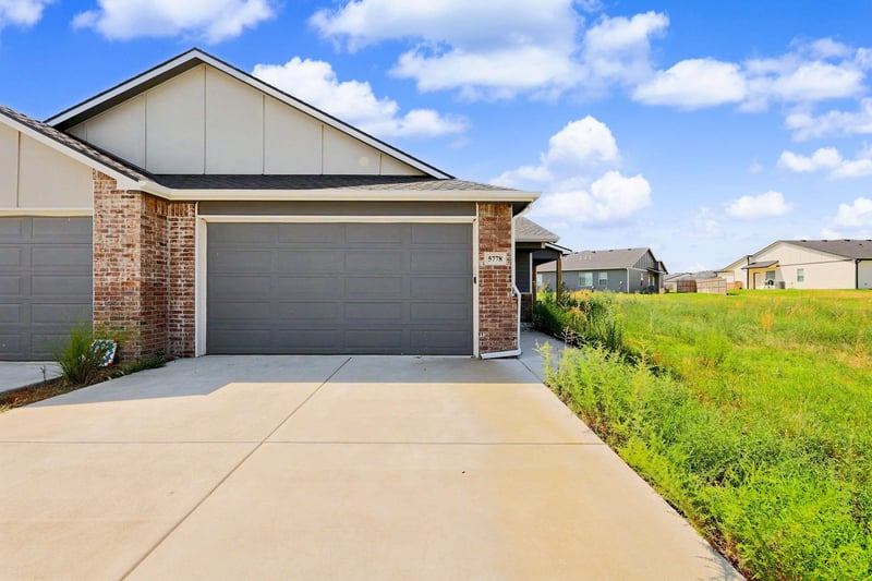 5776 E Bristol Cir, Wichita, KS 67220
