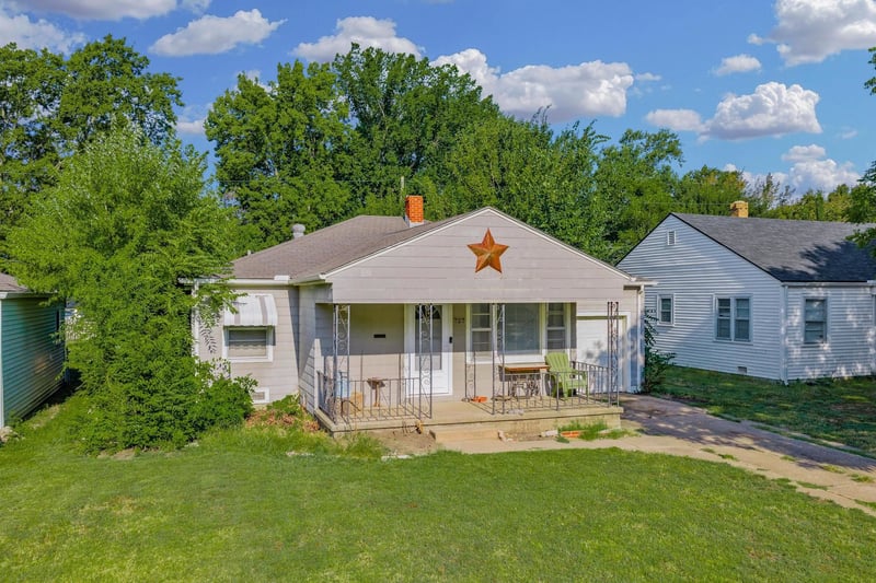 727 S Fountain Ave, Wichita, KS 67218