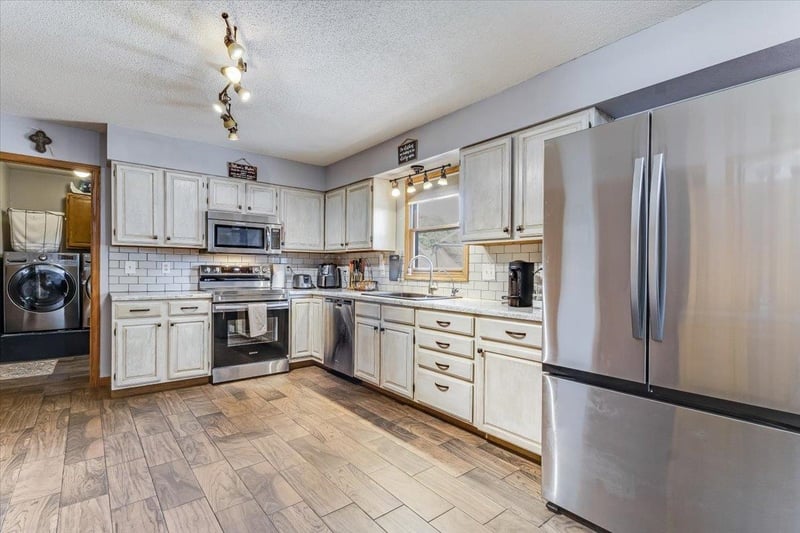 1118 E 6th St, Douglass, KS 67039