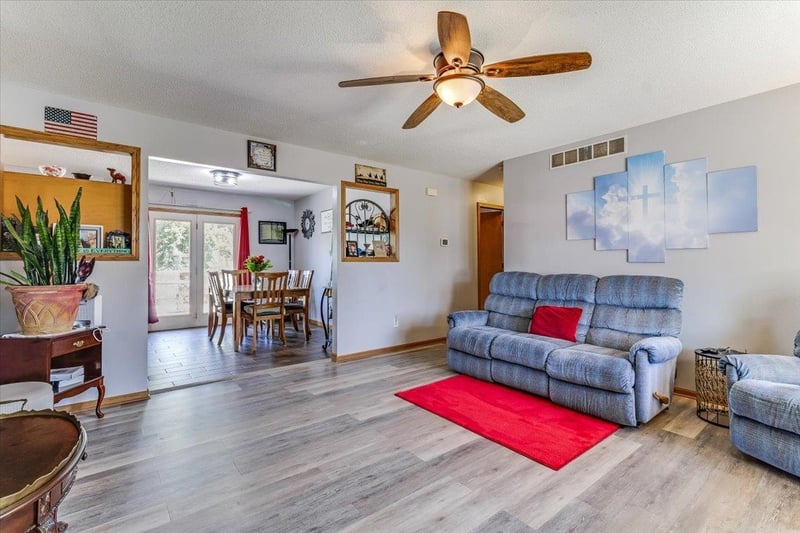 1118 E 6th St, Douglass, KS 67039