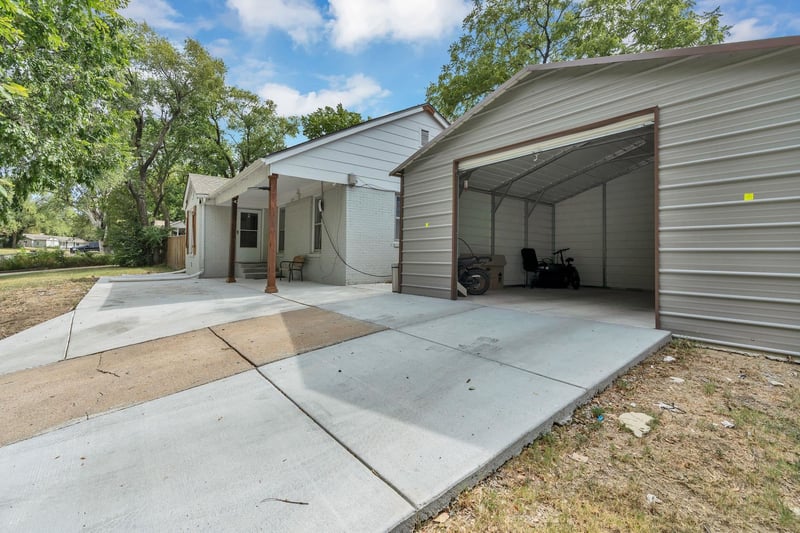 1514 Matlock Dr, Wichita, KS 67208