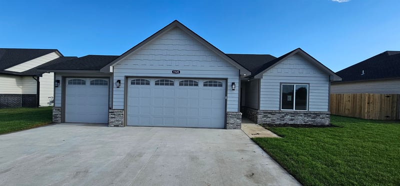 1520 E Appleton St, Valley Center, KS 67147