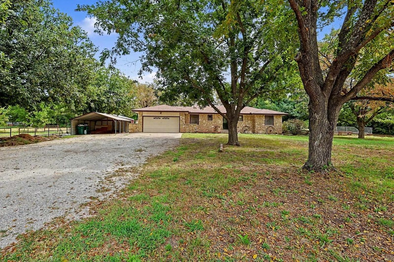 1404 N Greenwich Rd, Mulvane, KS 67110