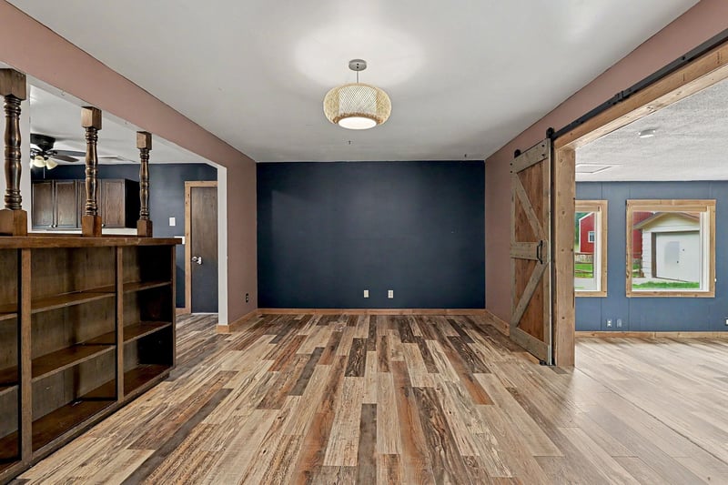 1404 N Greenwich Rd, Mulvane, KS 67110