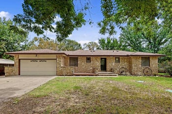 1404 N Greenwich Rd, Mulvane, KS 67110