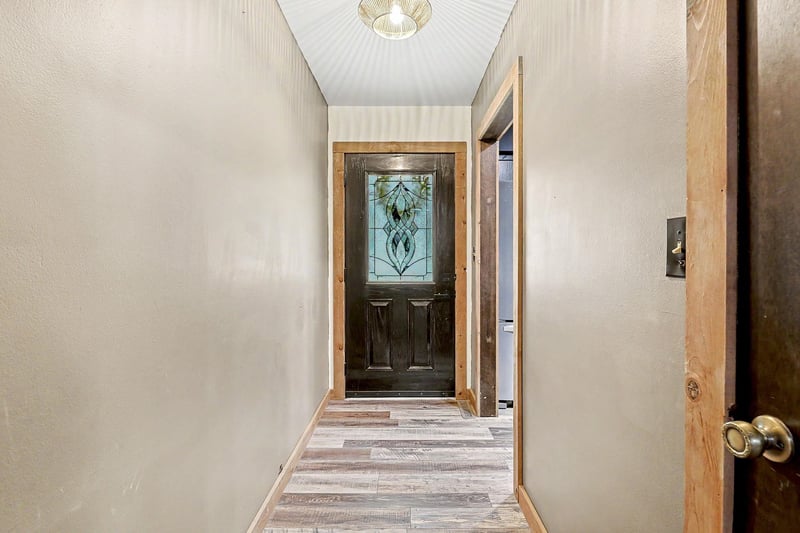 1404 N Greenwich Rd, Mulvane, KS 67110