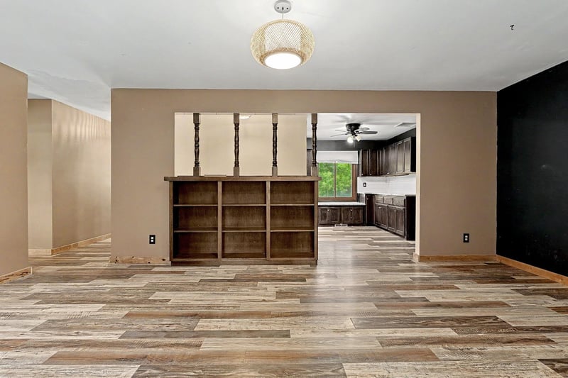 1404 N Greenwich Rd, Mulvane, KS 67110