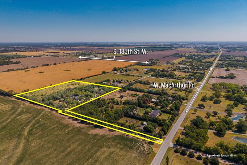 14330 W Macarthur, Wichita, KS 67227