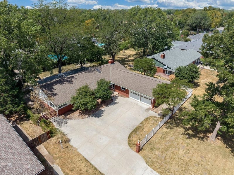 1641 N Womer Dr, Wichita, KS 67203-1537