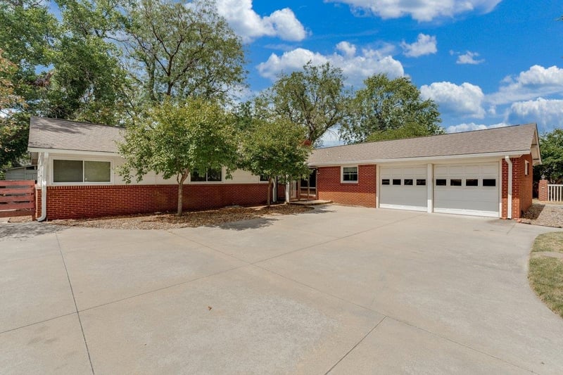 1641 N Womer Dr, Wichita, KS 67203-1537