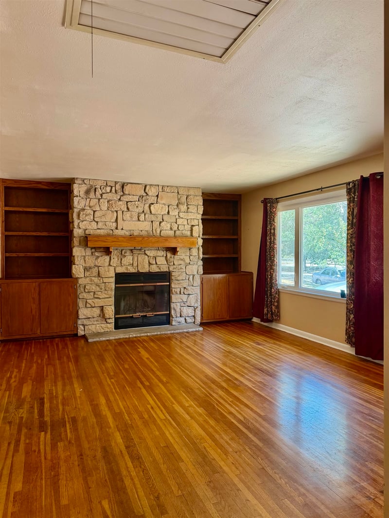 1805 N Woodrow Ct, Wichita, KS 67203
