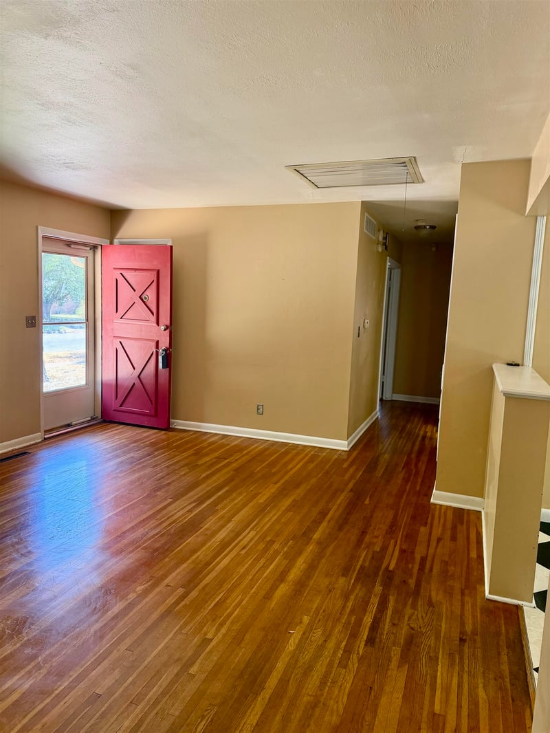 1805 N Woodrow Ct, Wichita, KS 67203